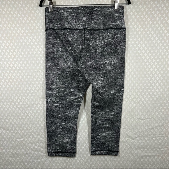 Lululemon Black White High Rise Wunder Under Crop Active Leggings - Picture 4 of 5
